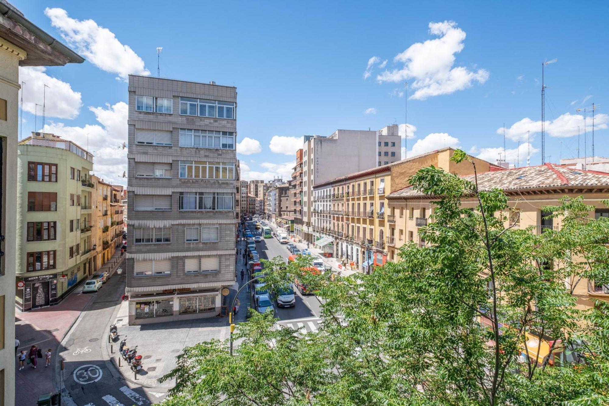 Apartamentos Coso Zaragoza Dış mekan fotoğraf